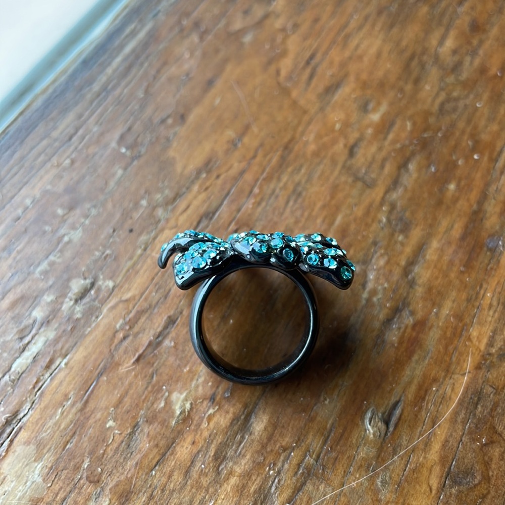 🌻3 for $25🌻 Rhinestone ring - Picture 4 of 7